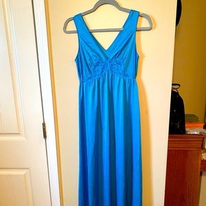 Vintage blue Skyline nightgown